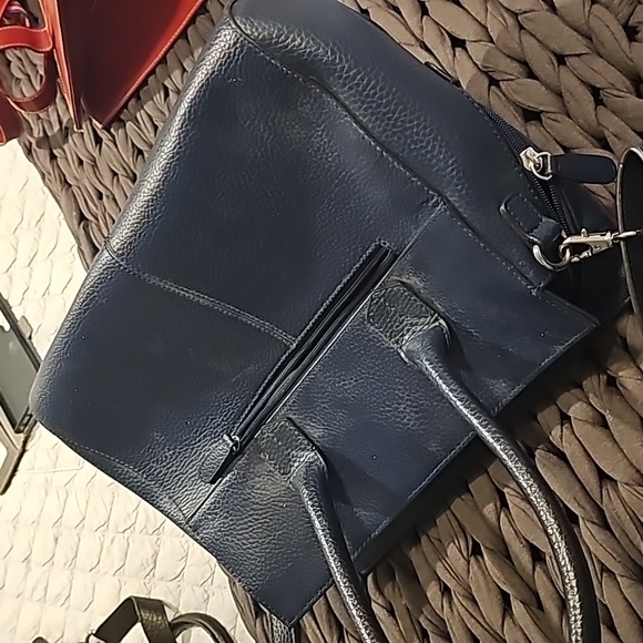 Wilson's leather - Picture 2 of 4